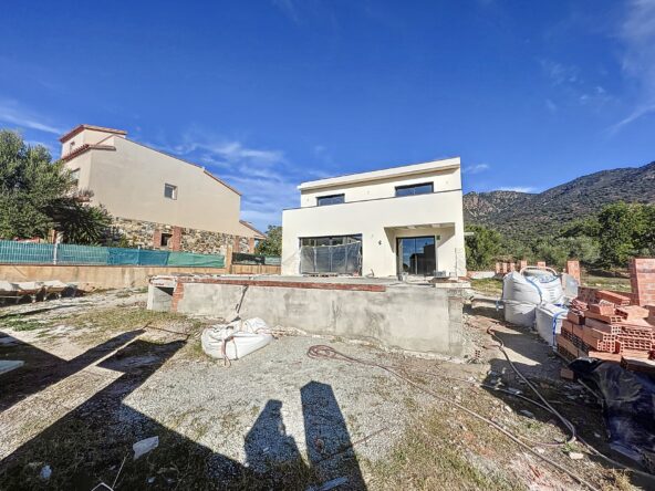 FANTASTICA CASA EN REFORMAS