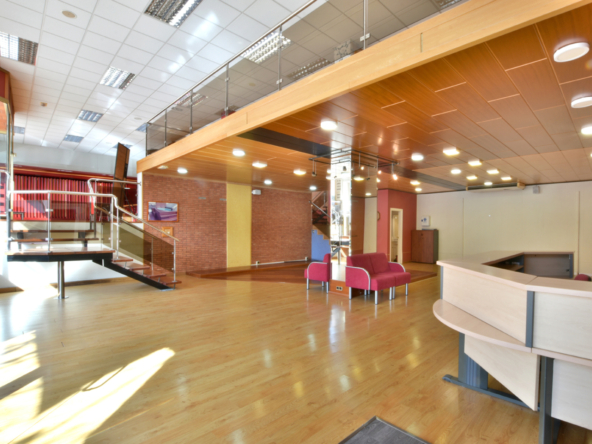 Local en Sant Feliu de Llobregat, Mas Lluhí, Barcelona