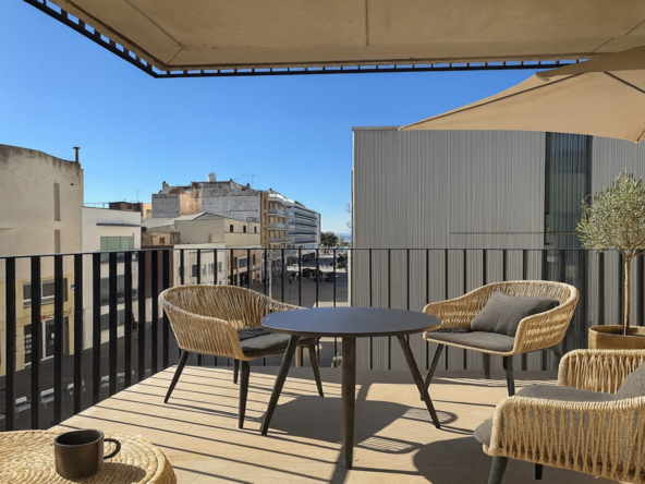 Apartamento moderno en el corazón de la ciudad con terraza y vistas