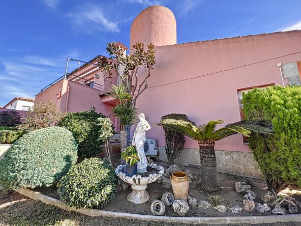 CASA EN EL BARRIO DE MAS MATES