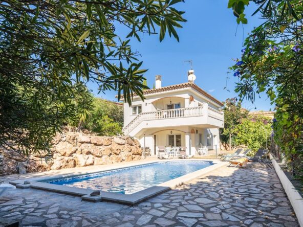 Casa con vistas al mar en Montgó con piscina, sauna y licencia turística