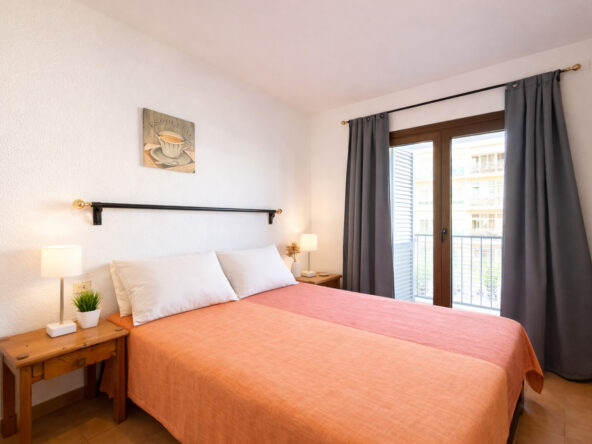 Empuriabrava, apartamento reformado con amarre, balcón a 5 min de la playa