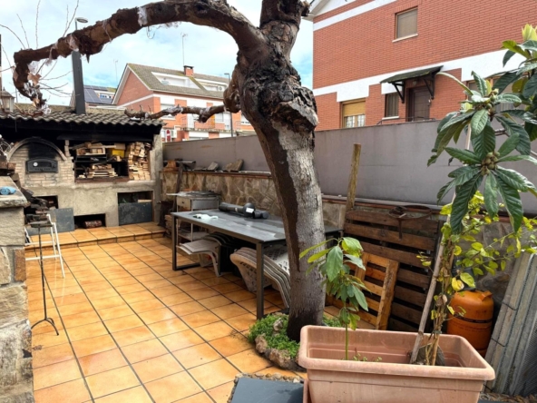 CASA CON PISCINA EN PALAU-SOLITÀ I PLEGAMANS