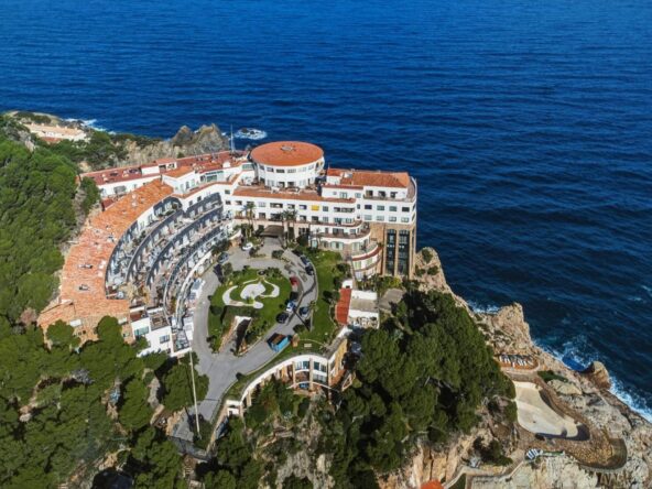 Apartamento en el complejo de lujo en Cap Sa Sal (Begur) con vistas al mar