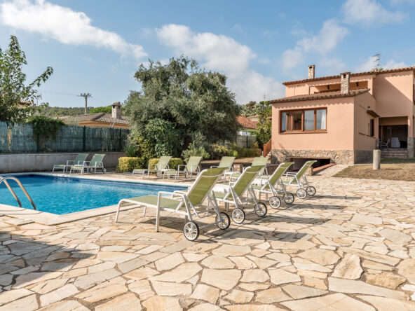 Una amplia casa con 5 apartamentos