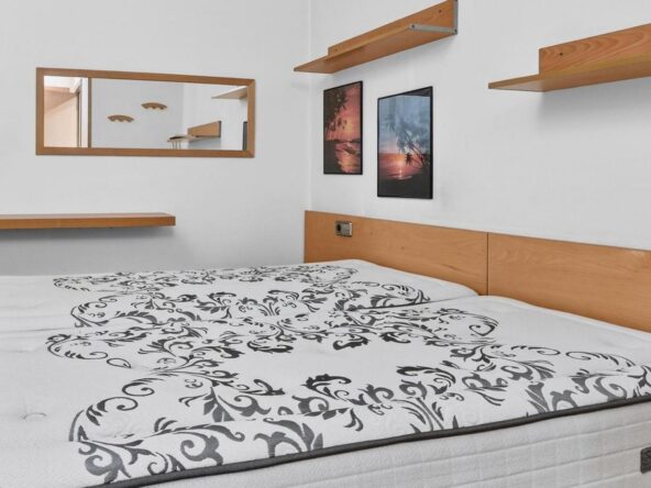 Piso 4 dormitorios con plaza de aparcamiento