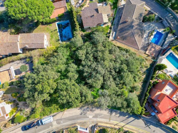 Terreno con magnifica vista al mar
