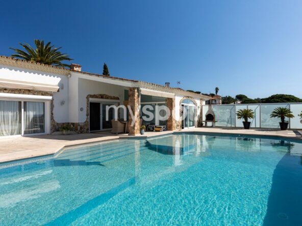 Villa de lujo con vistas, extras únicos  y suelo edificable en Condado del Jaruco