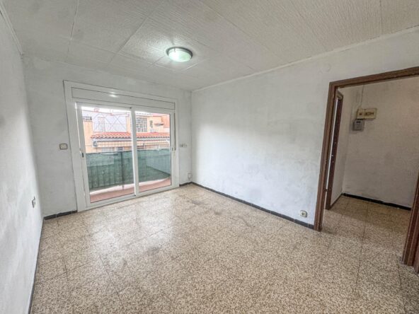 INVIERTE o CREA TU HOGAR : 4 HABITACIONES CON ASCENSOR en Martorell.