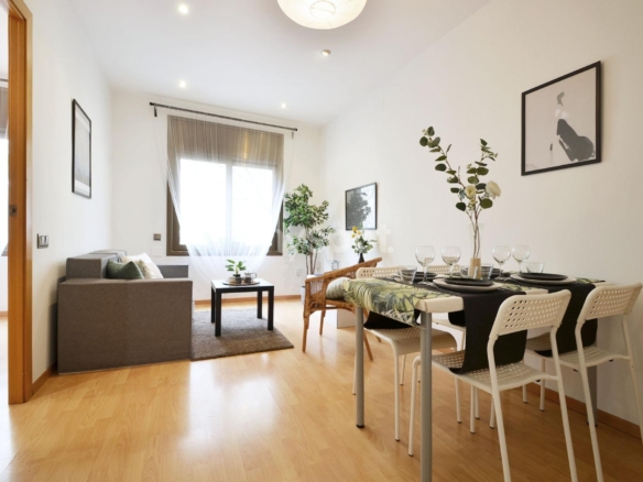 Piso con encanto de dos habitaciones junto a la Sagrada Familia