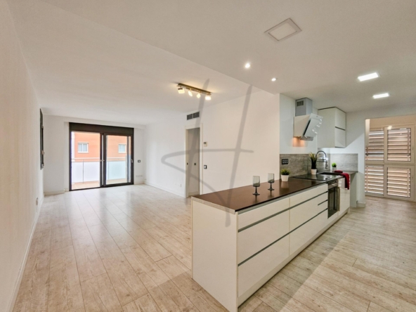 EXCELENTE VIVIENDA EN LA ZONA RESIDENCIAL "NO TIENE PARKING"