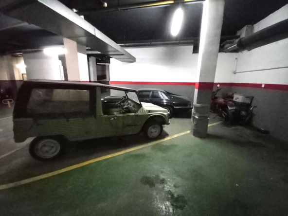 GRAN PARKING DOBLE EN SANTS