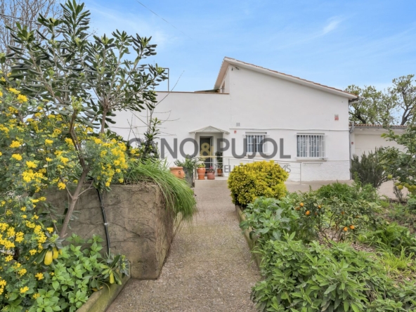 Casa con terreno con vistas espectaculares