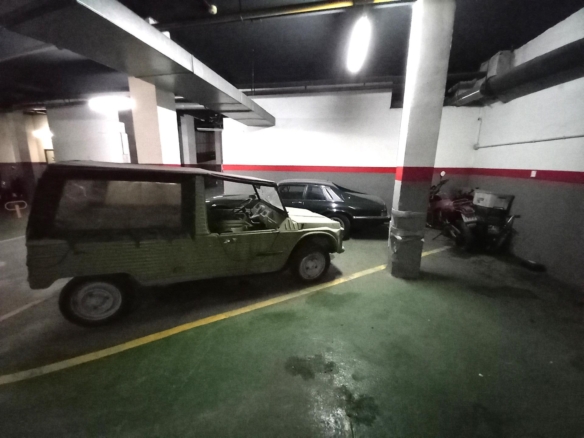 GRAN PARKING DOBLE EN SANTS