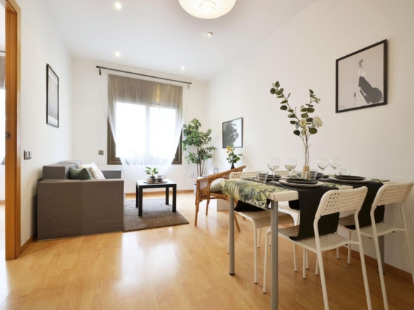 Piso con encanto de dos habitaciones junto a la Sagrada Familia