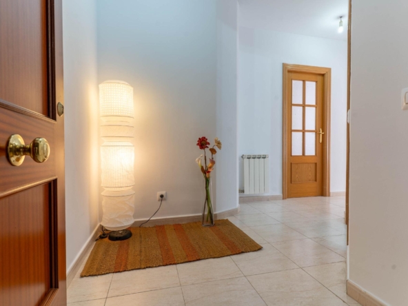 Piso en venta con terraza en Olesa de Montserrat, Zona Poble Sec, Baix Llobregat Nord