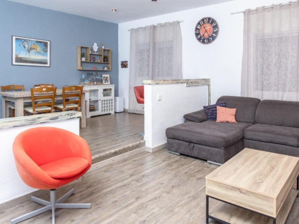 Planta baja en venta en la zona de La Roureda, lista para entrar a vivir.