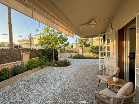Encantadora planta baja con gran patio privado junto al mar en Can Toni (CUNIT)