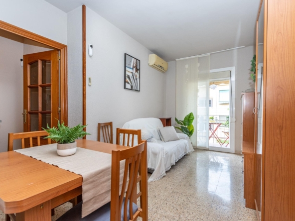 ACOGEDOR PISO DE 3 HABITACIONES CON BALCÓN, LISTO PARA ENTRAR A VIVIR EN AV. MATADEPERA