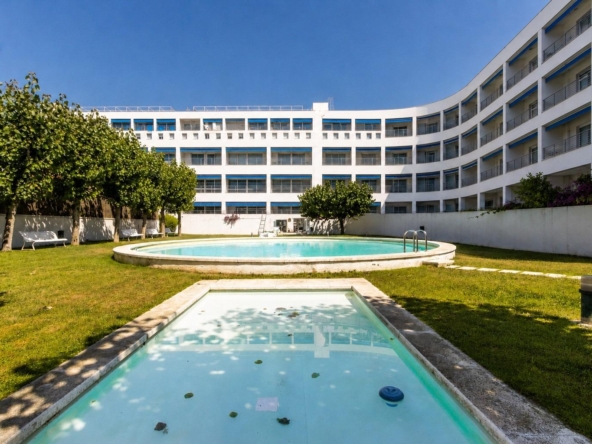 Vivir en “El Barco” de Sabadell: vivienda reformada con piscina y entrada independiente
