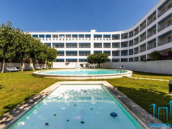 Vivir en “El Barco” de Sabadell: vivienda reformada con piscina y entrada independiente