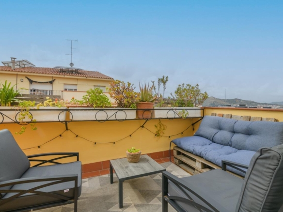 Sobreático con gran terraza privativa en Horta