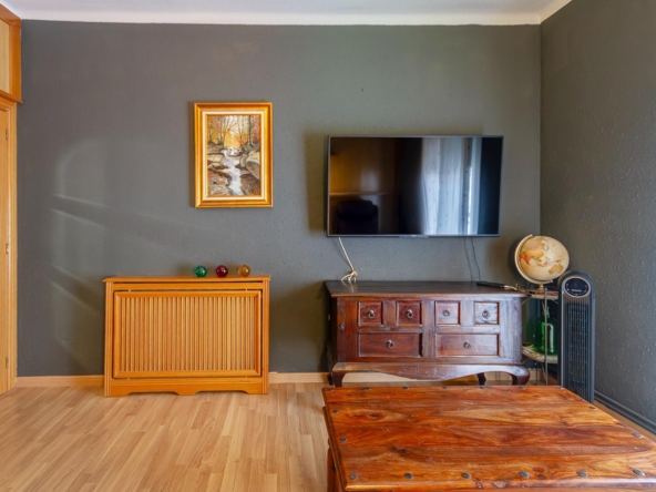 Piso amplio en finca de solo tres vecinos con ascensor y parking opcional