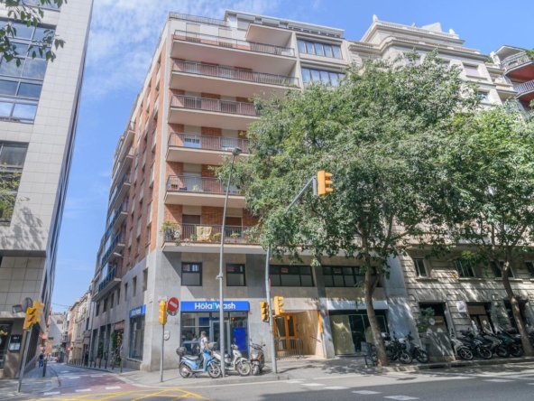 Oficina junto a Plaza Bonanova con muchas posibilidades