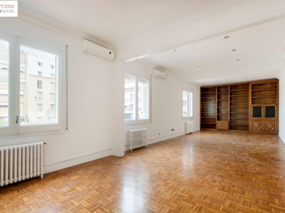 Amplio piso de 128m en L'Antiga Esquerra de l'Eixample