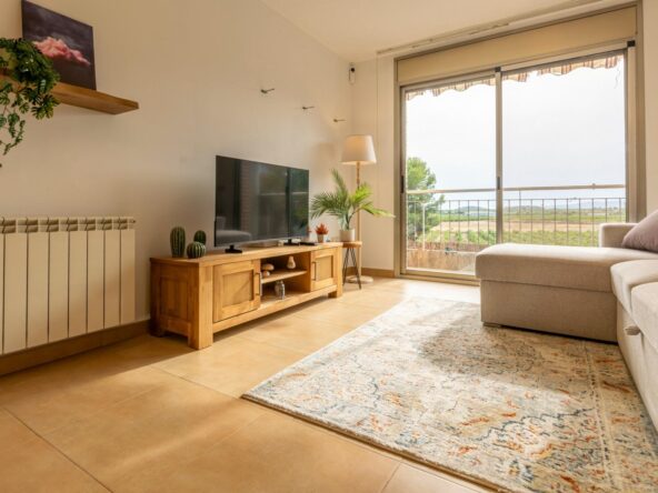 Piso en venta con atardeceres sobre los viñedos