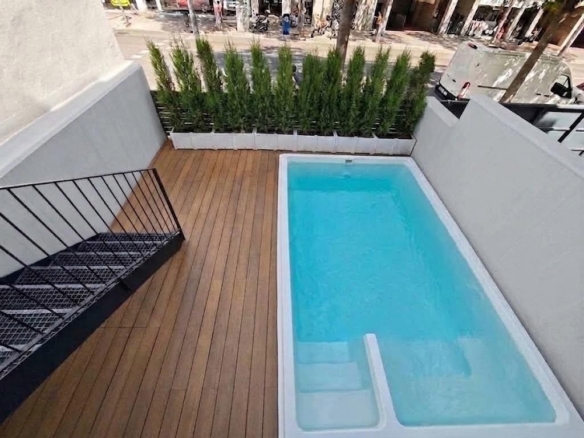 Piso con piscina privada de 171 m² (52 m² de superficie exterior y 119m² construidos).