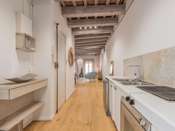 Exclusivo Estudio reformado con Encanto Histórico junto a La Rambla y La Boquería