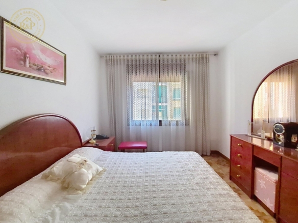 Espectacular vivienda de 4 habitaciones con ascensor y una gran terraza junto a Via Júlia