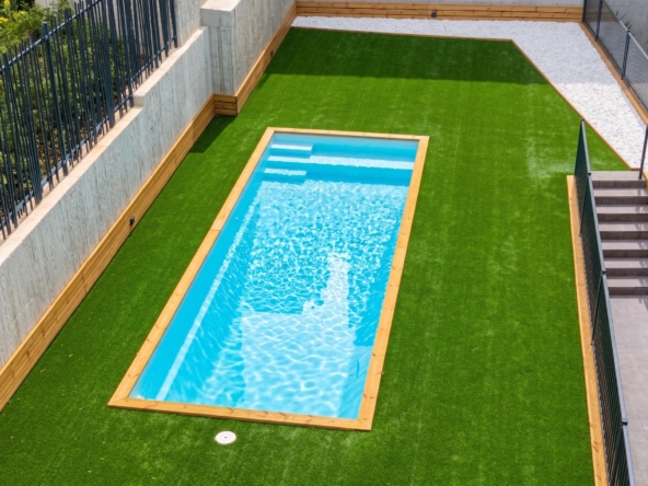 Tu nuevo hogar frente al parque, con terraza, piscina y parking