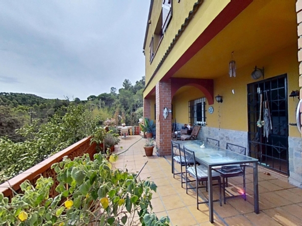 Chalet independiente con parcela de 1.000 m² en Sol i Aire – Sant Cugat del Vallès